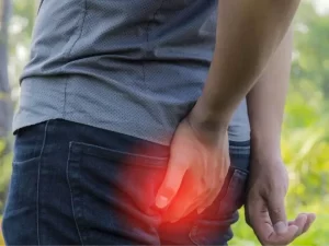 علائم بواسیر خونی